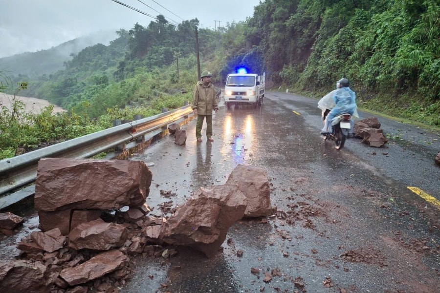 Quảng Trị: Sơ tán 137 hộ dân do ngập lụt, mưa lớn