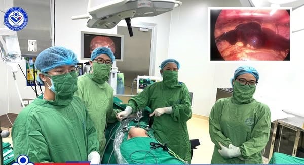 Kịp thời cứu sản phụ trong ca song thai khác vị trí hiếm gặp