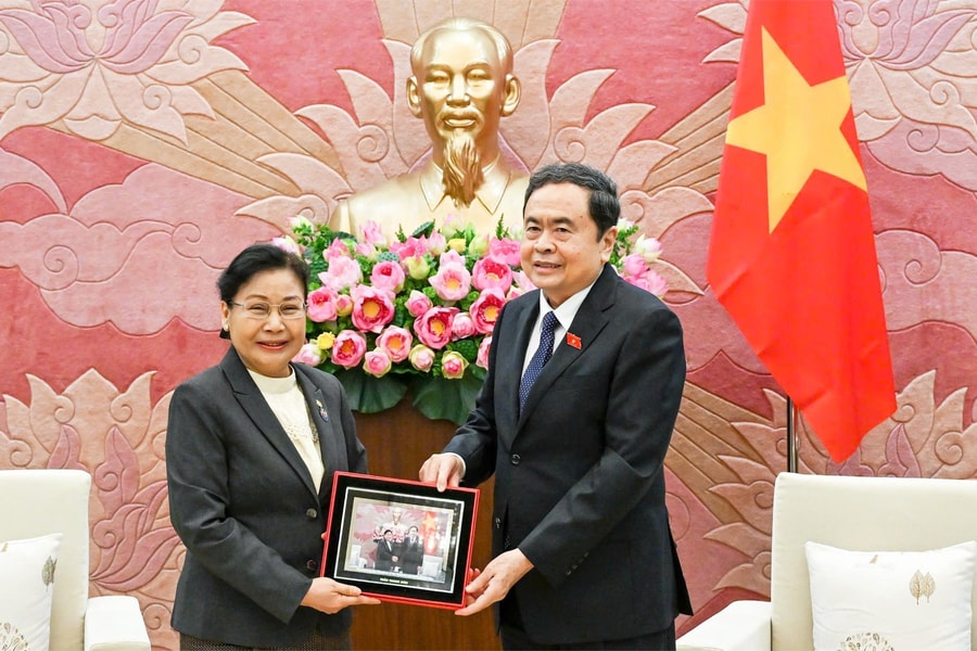 Chủ tịch Quốc hội Trần Thanh Mẫn tiếp Chánh án Tòa án nhân dân tối cao Lào
