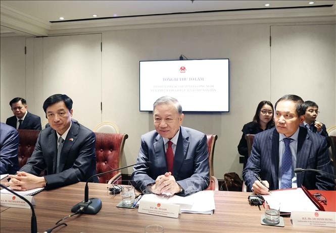 Chia sẻ tri thức, hoạch định chiến lược A.I. quốc gia