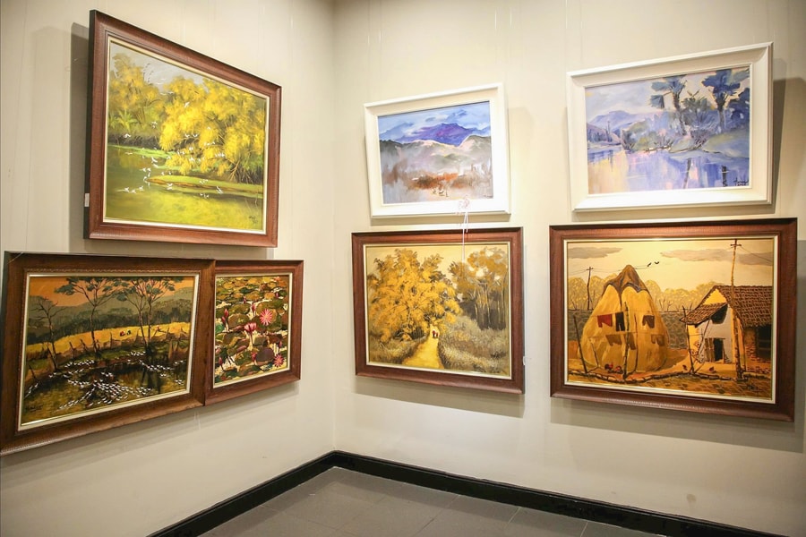 Họa sĩ Hướng Tâm Đường và hành trình níu giữ “Nét quê” qua sắc màu hội họa