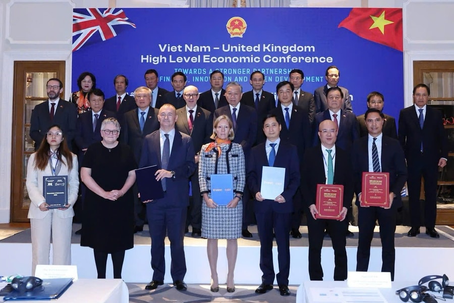 Ký kết hợp tác chiến lược, đẩy mạnh ứng dụng AI trong giáo dục tại Việt Nam