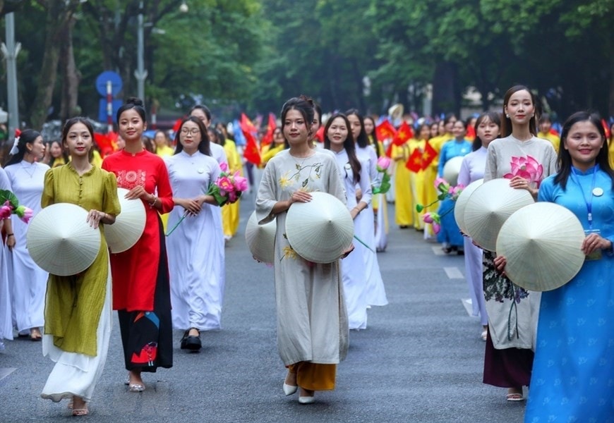 Hơn 1.000 người sẽ diễu hành áo dài quanh hồ Hoàn Kiếm