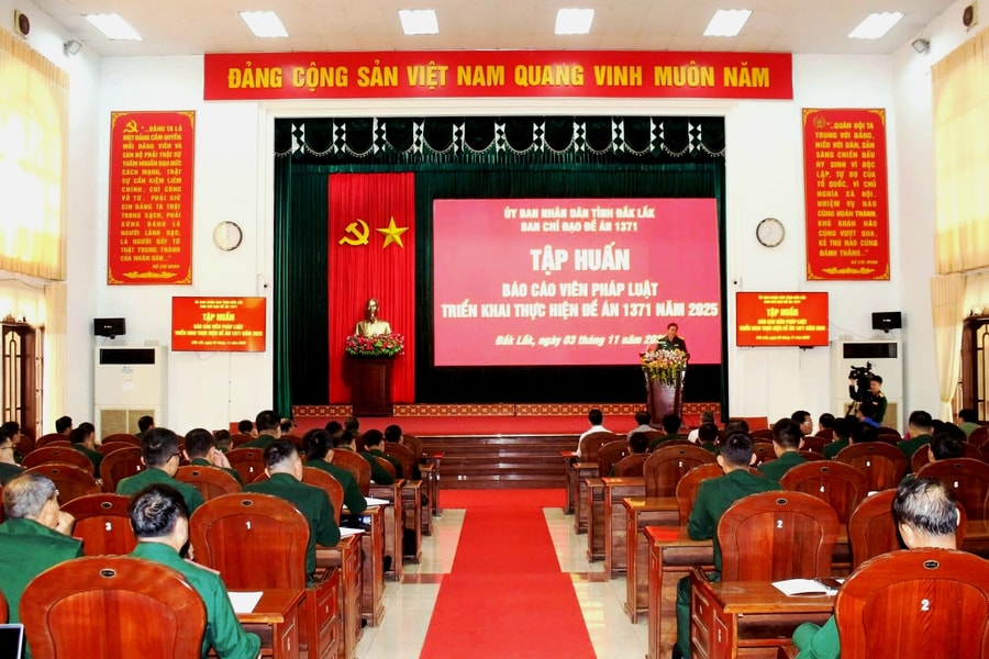 Ban Chỉ đạo Đề án 1371 tỉnh Đắk Lắk tập huấn báo cáo viên pháp luật năm 2025