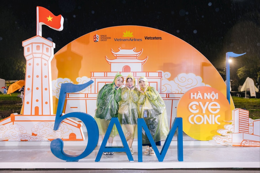 Hàng nghìn khán giả đón bình minh cùng 5AM Concert