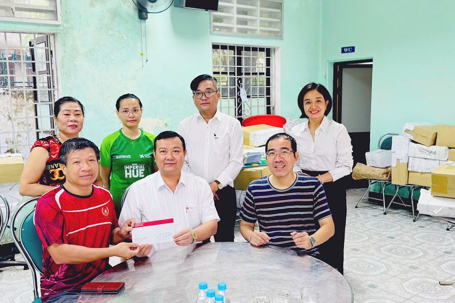 Agribank hỗ trợ 7 tỷ đồng giúp miền Trung khắc phục hậu quả lũ lụt