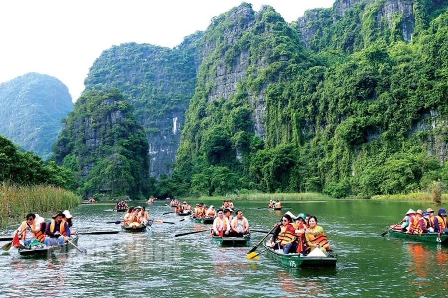 Hành động mạnh mẽ để phát triển du lịch xanh