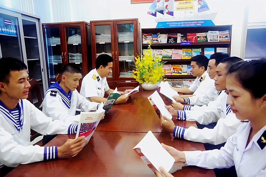 Quân chủng Hải quân tăng cường phổ biến, giáo dục pháp luật