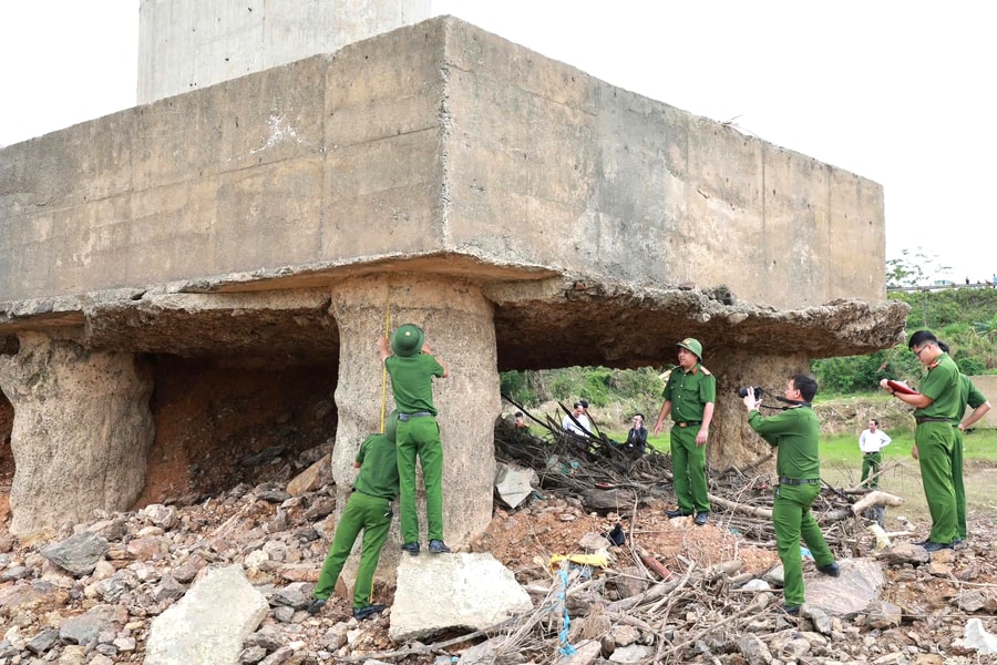 Phú Phọ: Công an vào cuộc điều tra, xác minh vụ cầu sông Lô