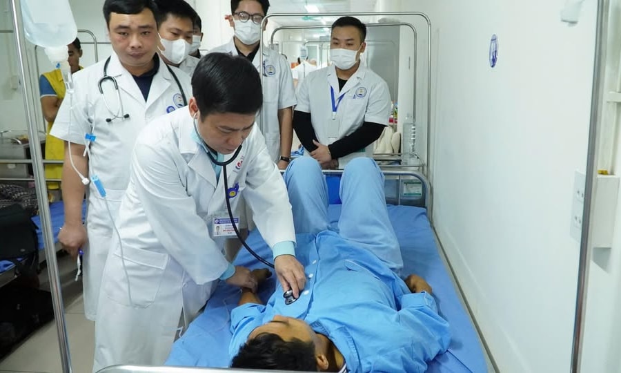 Tiếp xúc nước lũ, người đàn ông nguy kịch vì nhiễm xoắn khuẩn tấn công gan thận