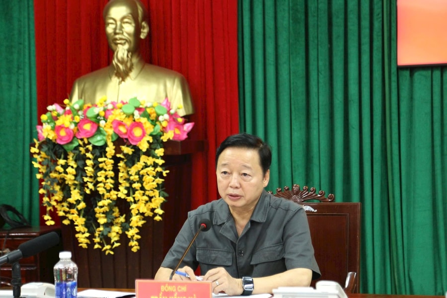 Phó Thủ tướng Trần Hồng Hà họp khẩn chỉ đạo khắc phục hậu quả bão số 13