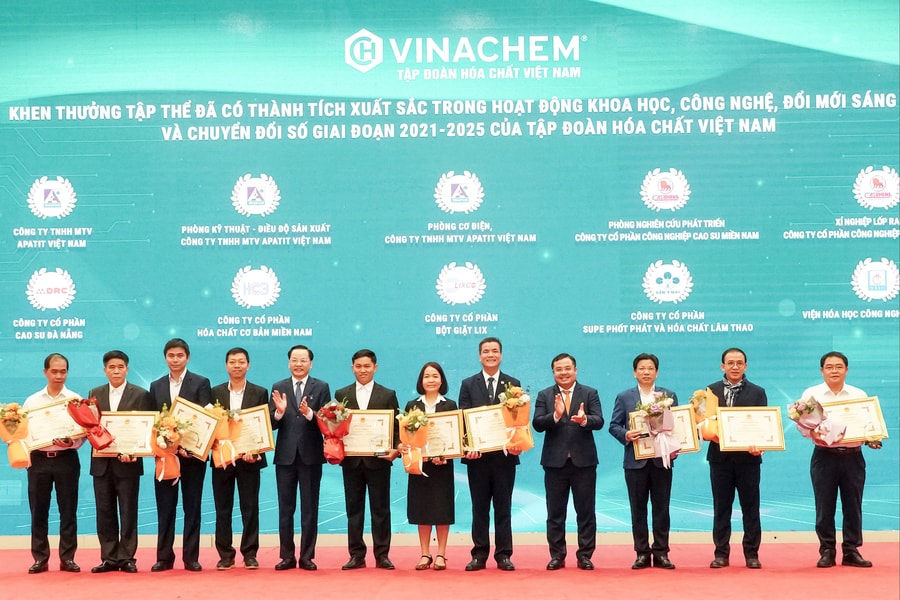 Trụ cột chiến lược trong tái cấu trúc, tăng trưởng xanh