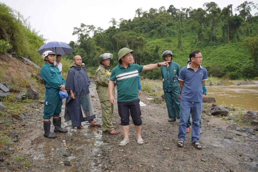 Bộ Xây dựng tập trung triển khai các biện pháp khẩn cấp ứng phó mưa lũ do bão
