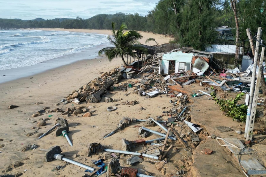 Quảng Ngãi nhanh chóng khắc phục thiệt hại sau bão số 13