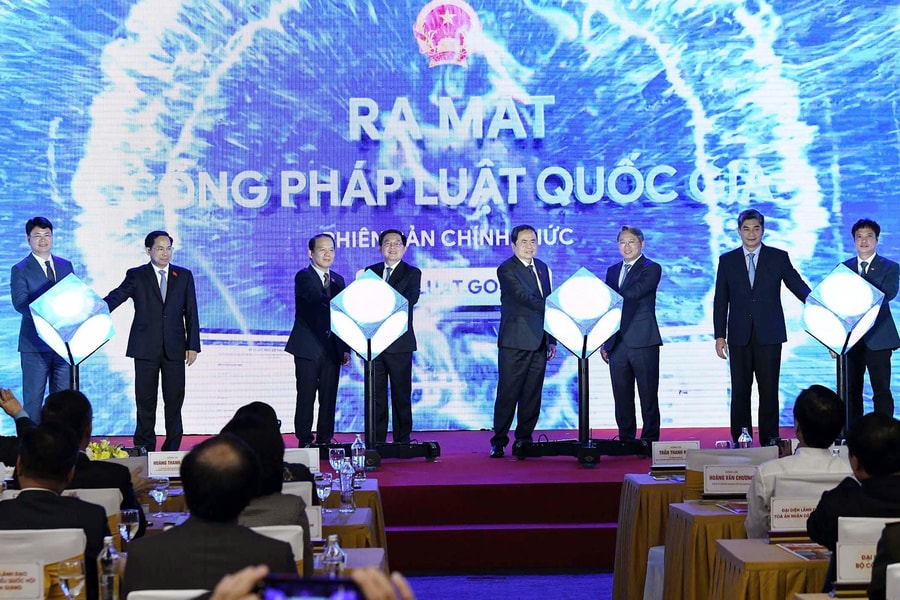 Chủ tịch Quốc hội Trần Thanh Mẫn: Mỗi người dân chủ động tiếp cận, tìm hiểu pháp luật vì quyền lợi của chính mình