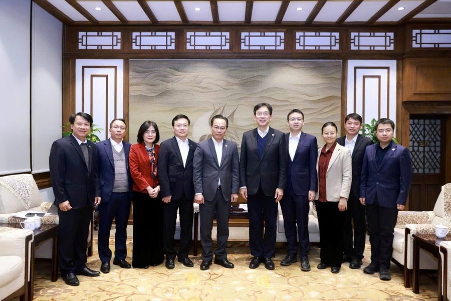 Đại học Quốc gia Hà Nội và Đại học Thanh Hoa thúc đẩy hợp tác nghiên cứu, đào tạo và giáo dục số