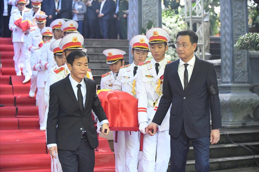 Quảng Trị truy điệu, an táng hài cốt 8 liệt sĩ hy sinh ở hang Tám Thanh niên xung phong đường 20 Quyết Thắng