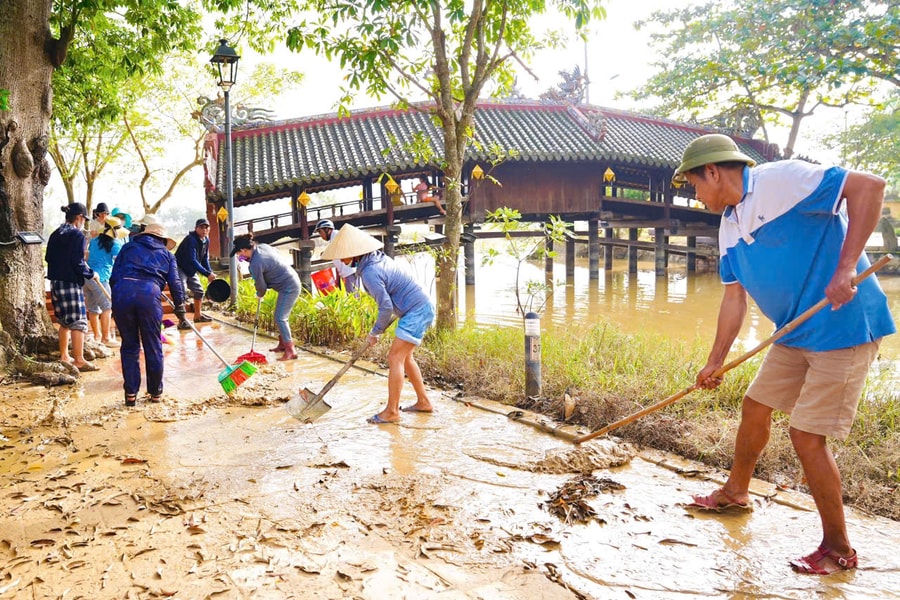 Cần đề phòng các bệnh lý về da thường gặp sau lụt, bão