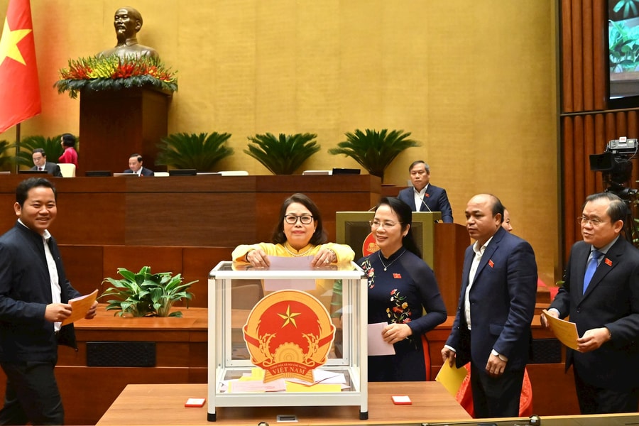 Sáng 10/11/2025: Quốc hội làm việc tại Hội trường về công tác nhân sự