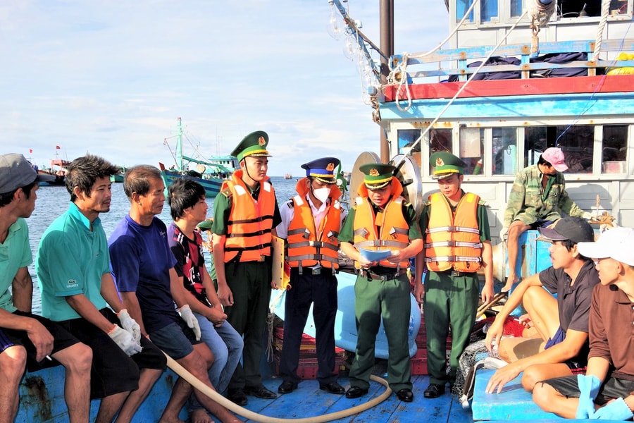 An Giang: Quản lý tàu cá không đủ điều kiện khai thác thủy sản theo phương thức “4 rõ”