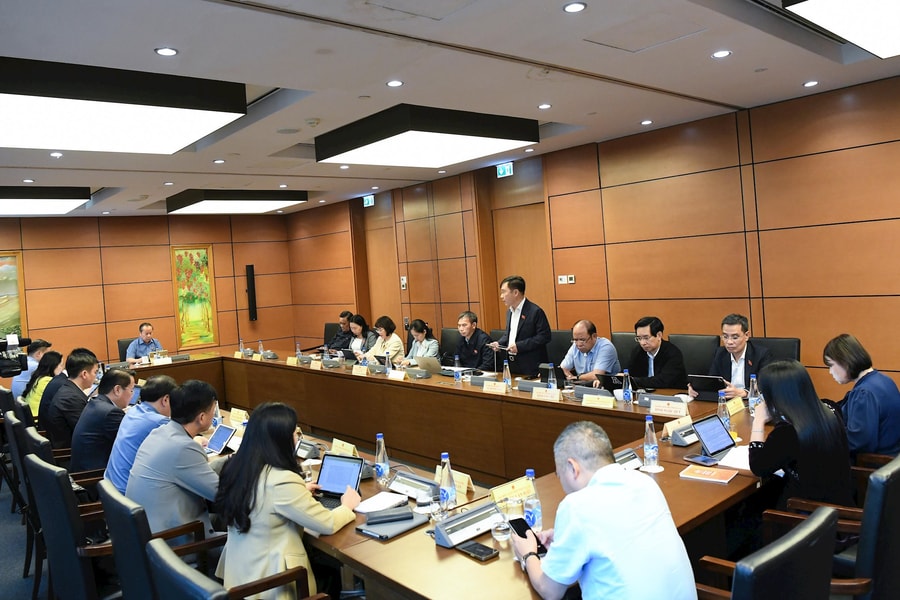 Đề nghị làm rõ việc bỏ thẩm quyền của Quốc hội trong chấp thuận chủ trương đầu tư