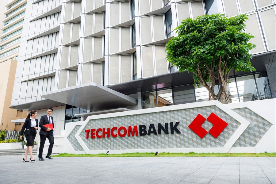 Fitch Ratings lần đầu xếp hạng tín nhiệm Techcombank với “Triển vọng tích cực”, nhấn mạnh năng lực vốn vững mạnh, quản trị rủi ro hiệu quả và chiến lược tăng trưởng bền vững
