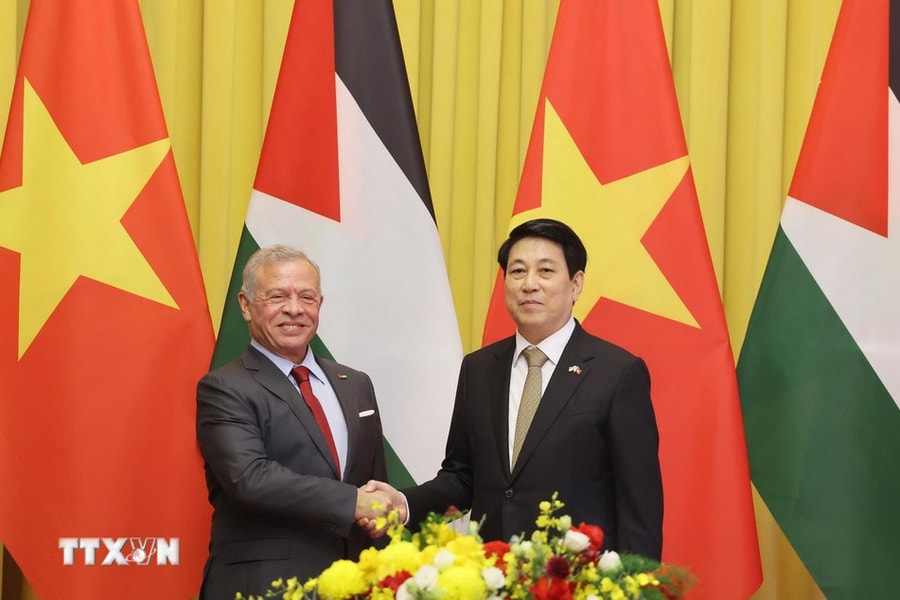 Chủ tịch nước Lương Cường hội đàm với Quốc vương Jordan
