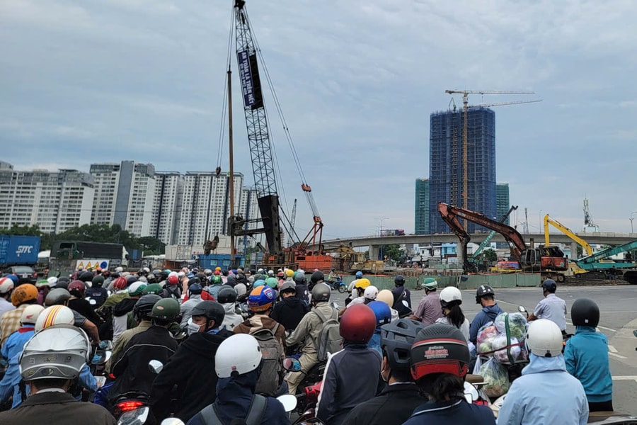 TP. Hồ Chí Minh: Bảo đảm an toàn giao thông tại khu vực thi công các dự án trọng điểm