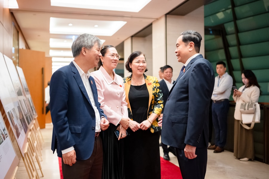 Sáng 13/11/2025: Quốc hội thảo luận ở hội trường về dự án Luật Viên chức (sửa đổi)