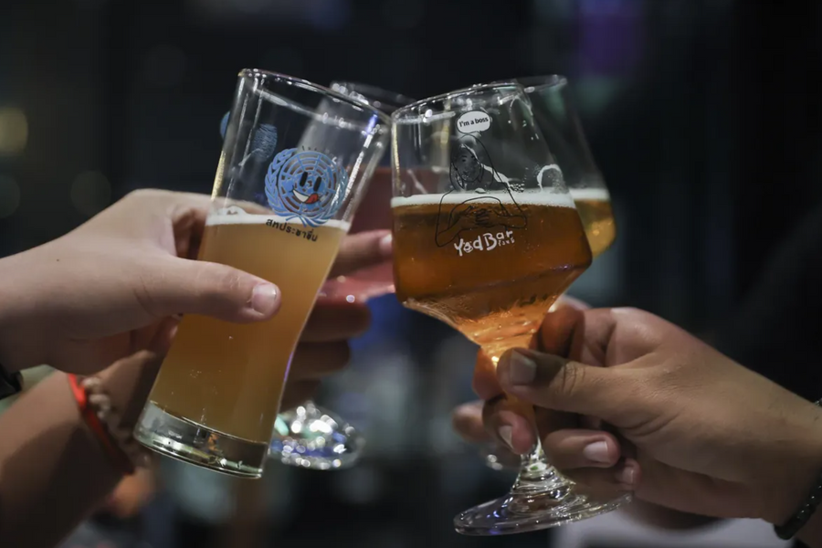 Thái Lan đảo ngược lệnh cấm uống rượu chỉ sau vài ngày thực thi