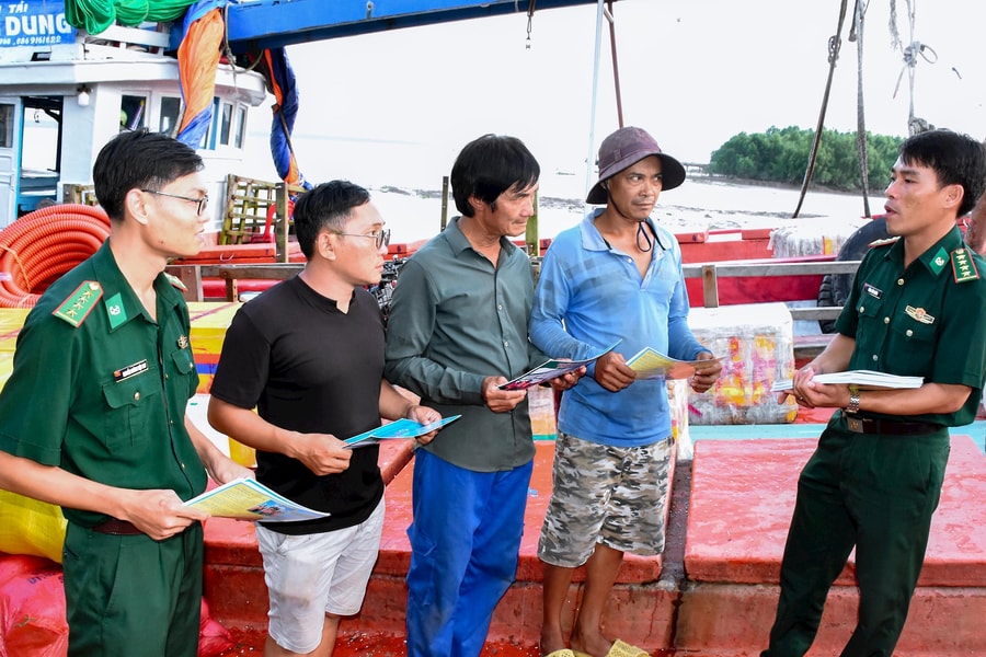 TP. Cần Thơ: Bộ đội Biên phòng đẩy mạnh tuyên truyền phòng, chống khai thác IUU