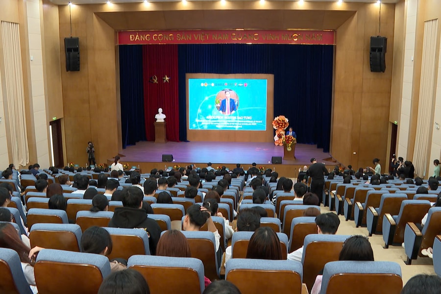 Phát triển kinh tế bền vững và Quản trị kinh doanh: Cơ hội và thách thức