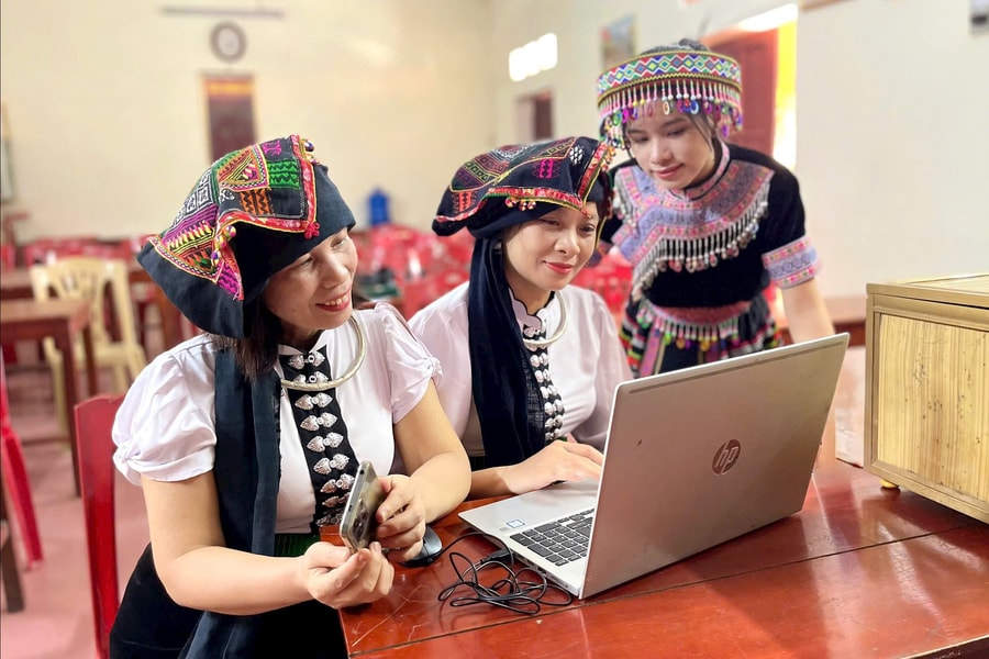 Bài 4: Con người là trung tâm của chuyển đổi số