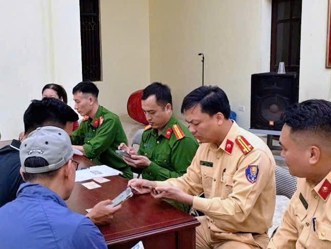 Công an Hà Nội: “Rà từng ngõ, gõ từng nhà” , đẩy nhanh tiến độ làm sạch dữ liệu phương tiện giao thông