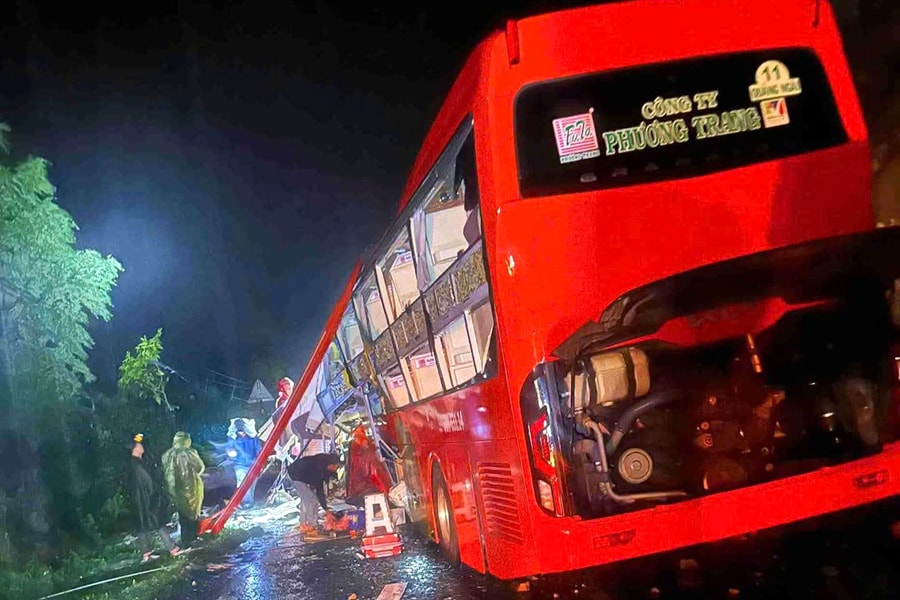 Khánh Hòa: Khẩn trương cứu hộ, cứu nạn vụ sạt lở trên đèo Khánh Lê khiến nhiều người thương vong