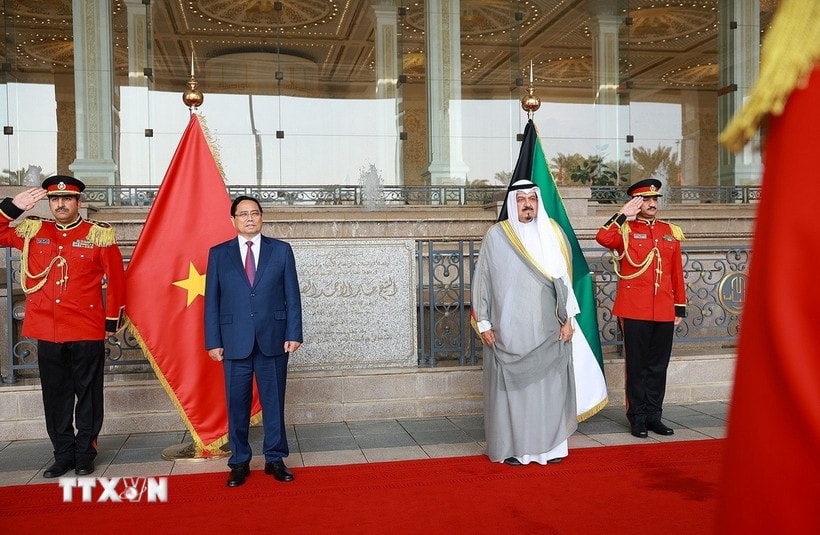 Thủ tướng Nhà nước Kuwait chủ trì lễ đón Thủ tướng Phạm Minh Chính