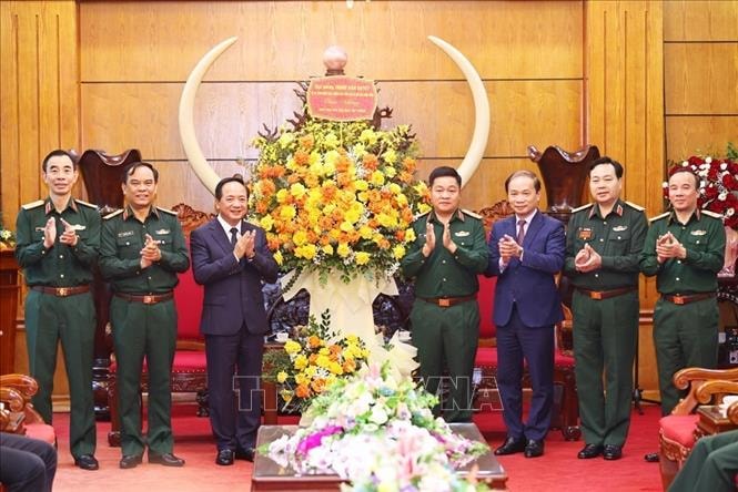 Trưởng ban Tuyên giáo và Dân vận Trung ương Trịnh Văn Quyết chúc mừng Ngày Nhà giáo Việt Nam