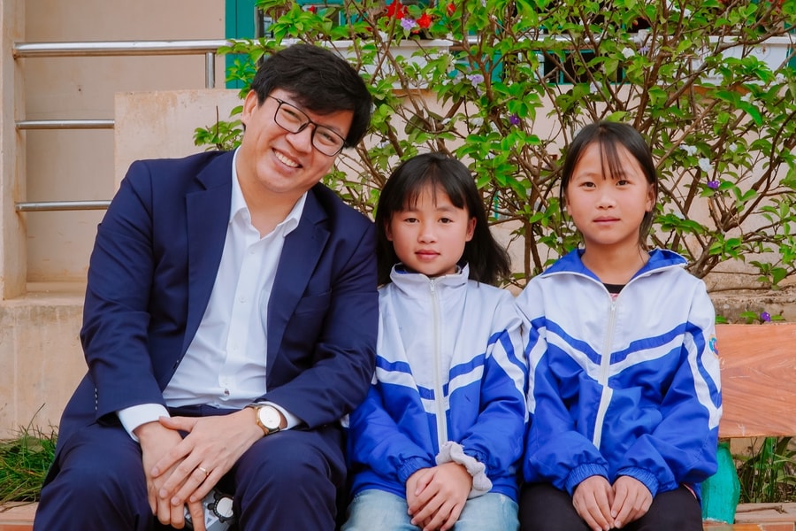 Sống như những đóa hoa - Bài 4: Người thầy “đa mang” và những câu chuyện song hành cùng bài giảng