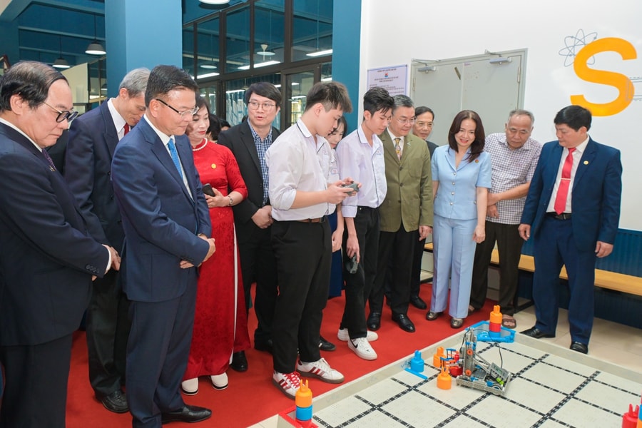 PVCFC gieo “nguồn năng lượng tri thức” trên đất học xứ Thanh