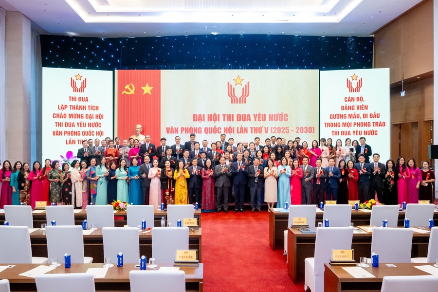 Đổi mới công tác thi đua gắn với hoạt động tham mưu, phục vụ Quốc hội, các cơ quan của Quốc hội trong công tác xây dựng pháp luật