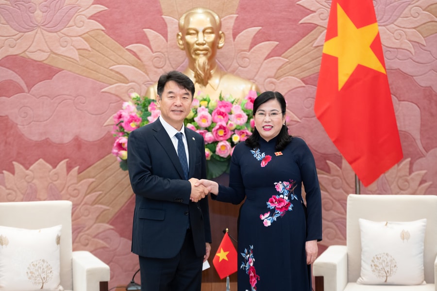 Chủ nhiệm Ủy ban Khoa học, Công nghệ và Môi trường Nguyễn Thanh Hải tiếp Chủ tịch Nhóm Nghị sĩ hữu nghị Hàn Quốc - Việt Nam