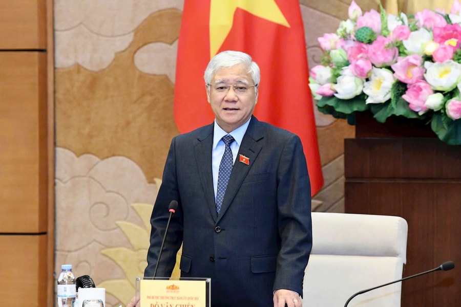 Phó Bí thư Thường trực Đảng ủy Quốc hội Đỗ Văn Chiến chủ trì cuộc làm việc về công tác Đảng