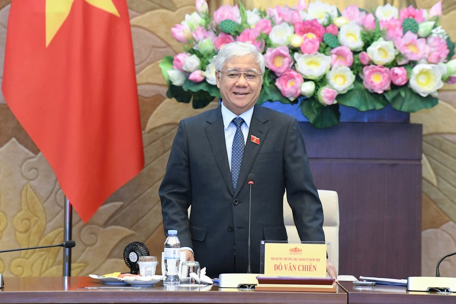 Phó Bí thư Thường trực Đảng ủy Quốc hội Đỗ Văn Chiến chủ trì cuộc làm việc về công tác Đảng