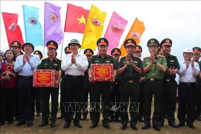 Tổng Bí thư Tô Lâm thăm và làm việc với các đơn vị Quân đội và Đảng bộ, chính quyền tỉnh Cà Mau tại đảo Hòn Khoai