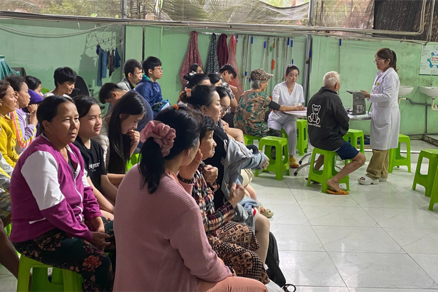 TP. Hồ Chí Minh: Sẵn sàng chi viện nhân lực y tế và vận động “Túi thuốc gia đình” hỗ trợ người dân vùng lũ các tỉnh Nam Trung Bộ