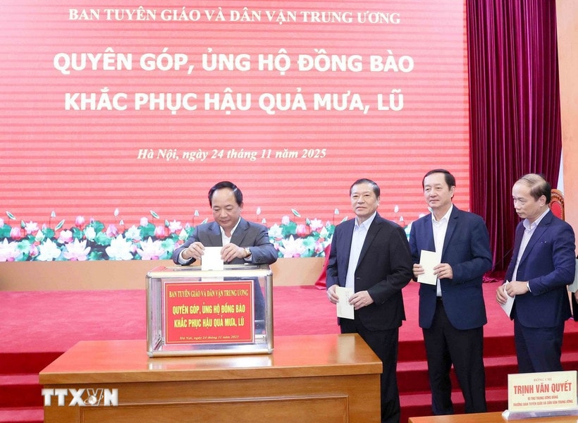 Ban Tuyên giáo và Dân vận Trung ương, Ban Nội chính Trung ương ủng hộ đồng bào miền Trung - Tây Nguyên khắc phục hậu quả bão lũ