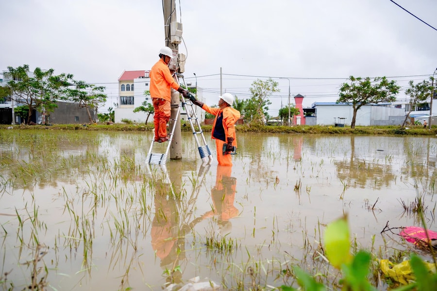 Hơn 1,1 triệu hộ dân miền Trung - Tây Nguyên được cấp điện trở lại