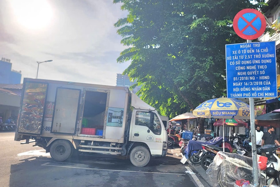 TP. Hồ Chí Minh: Bãi bỏ thu phí một phần lòng đường, hè phố sử dụng tạm thời
