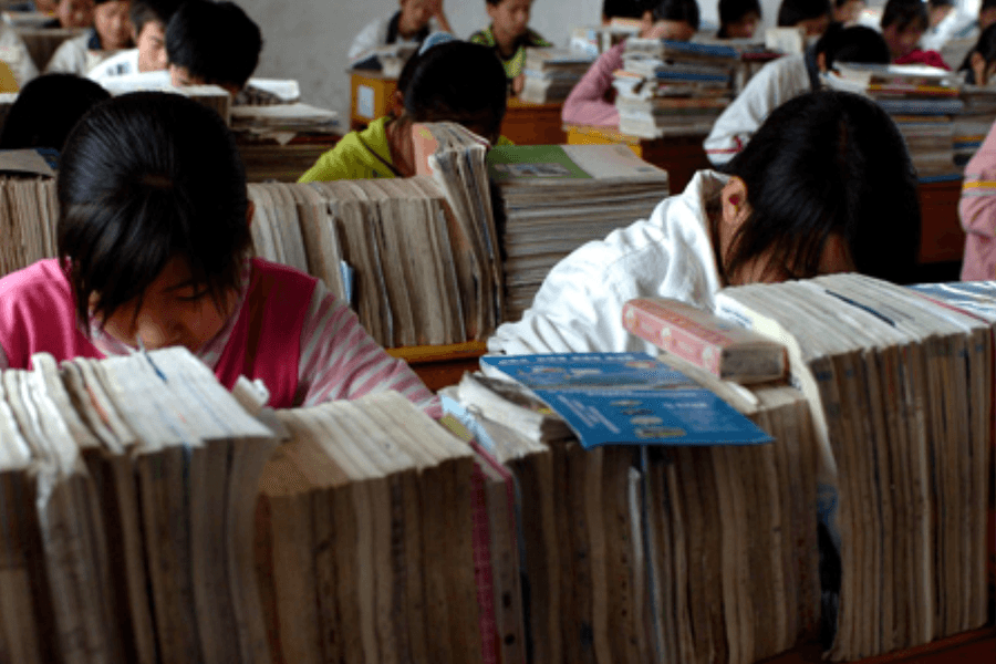 Trung Quốc yêu cầu học sinh ngủ nhiều hơn