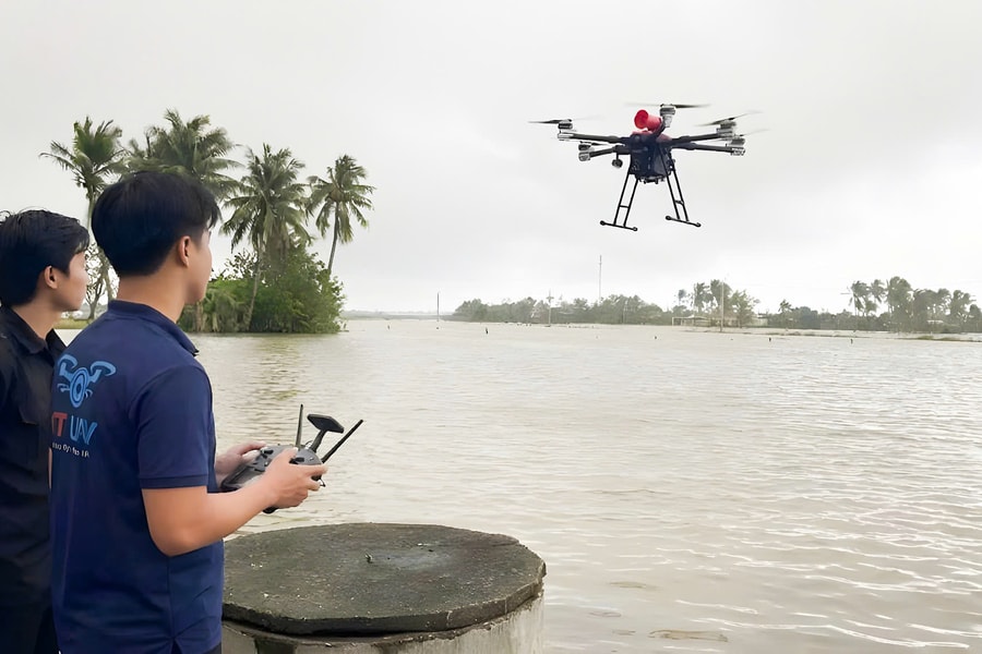 Những chuyến bay nghĩa tình đến miền trung